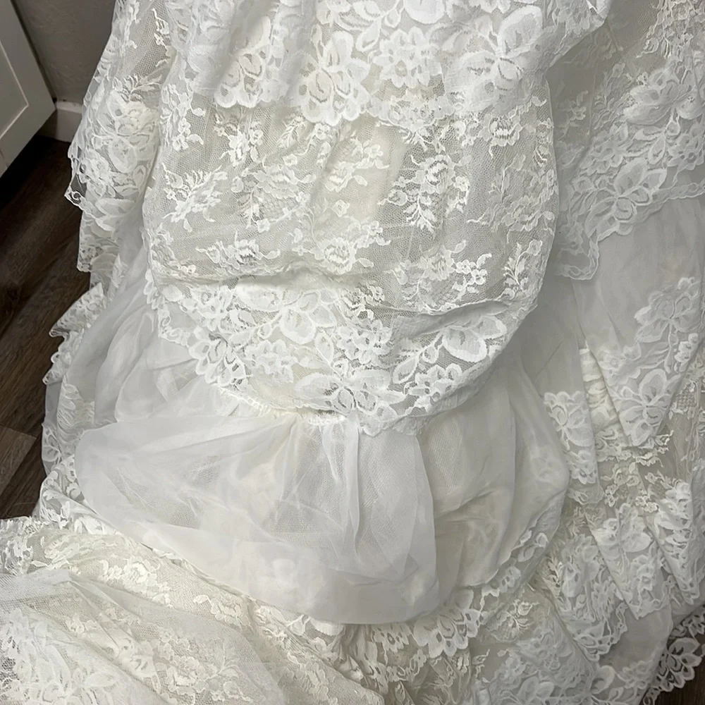MORI-LEE VINTAGE 70’s CREAM LACE WEDDING GOWN SIZE XS - Picture 13 of 17